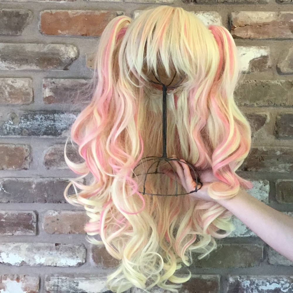 MAP OF BEAUTY Wig Woman’s Pink/Blonde Lolita Curly Bangs Pigtail Claw Clips NEW